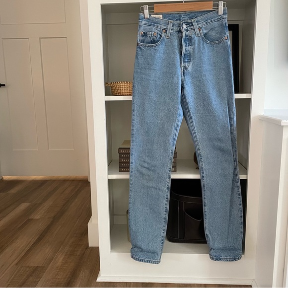 Levis 501 - Picture 1 of 6